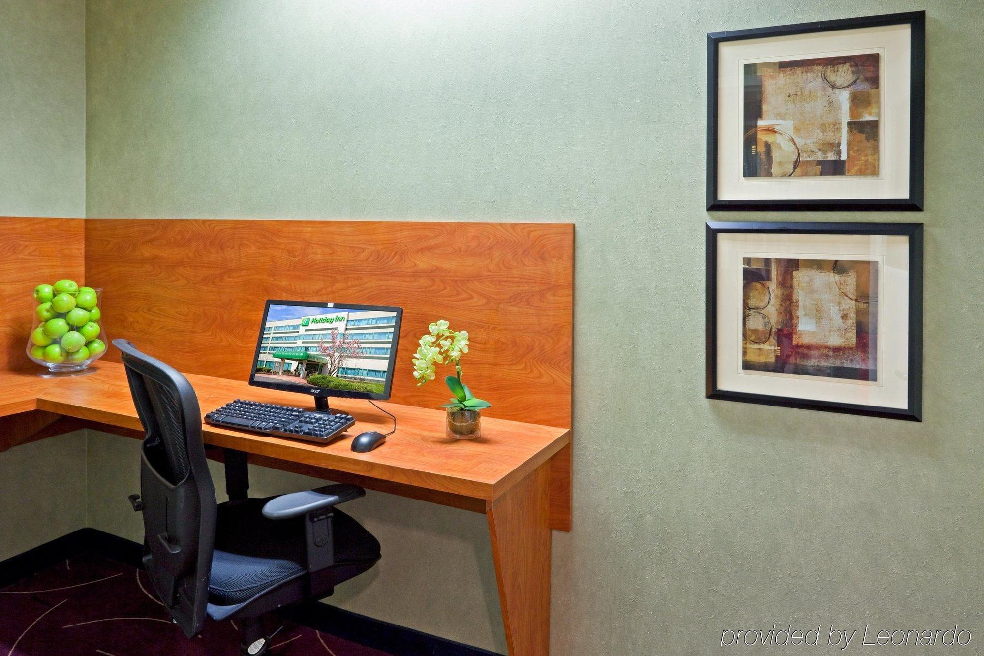 By Ihg