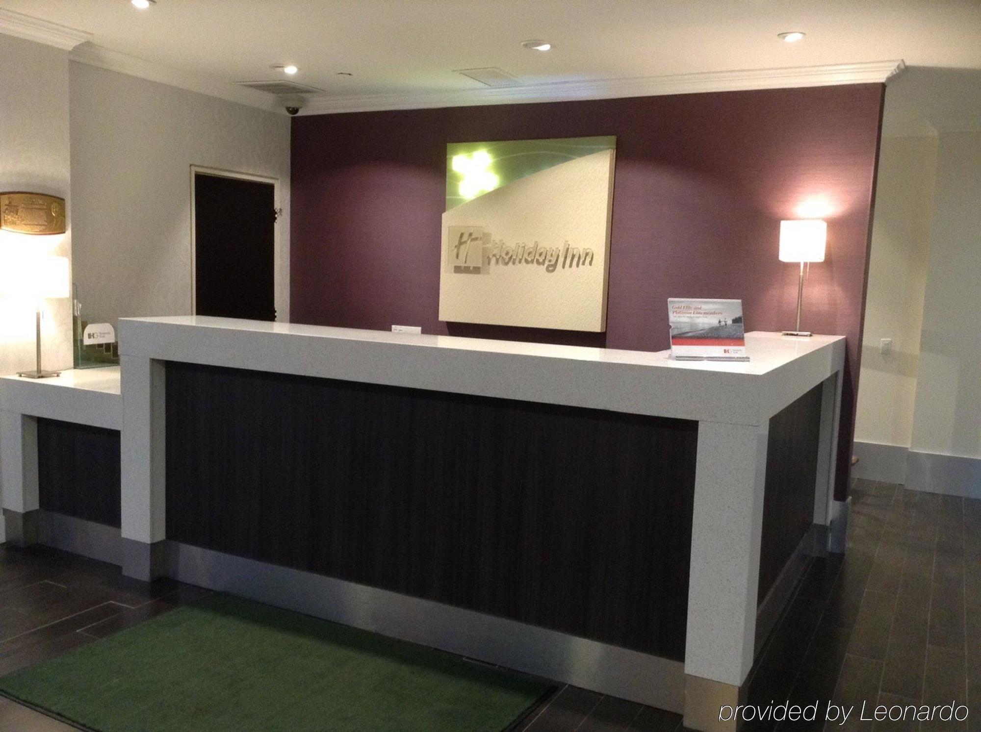 By Ihg