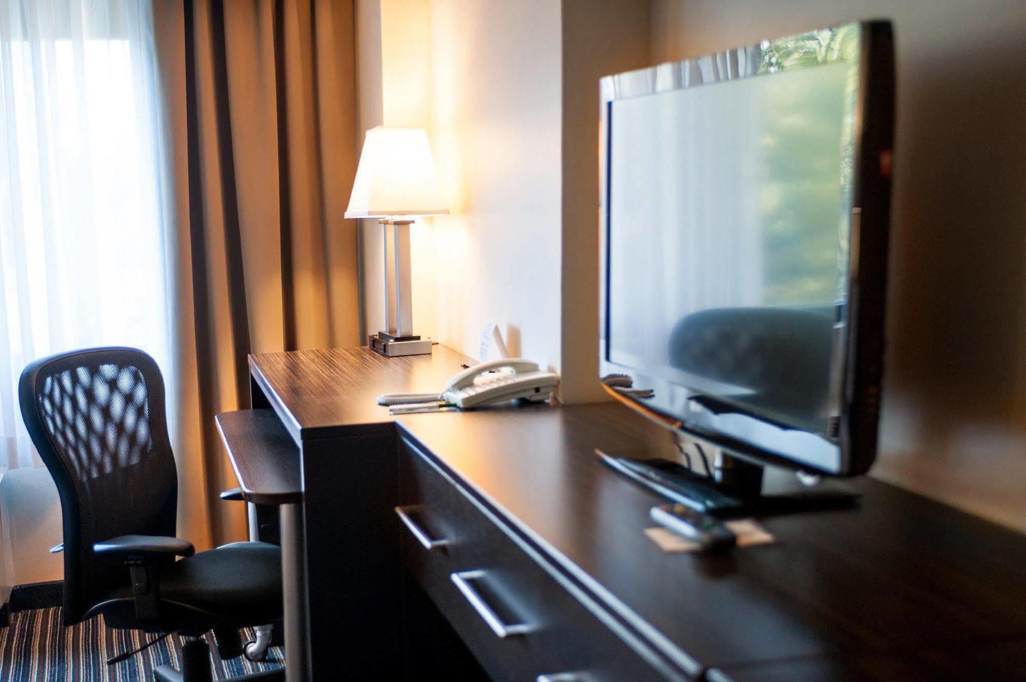 By Ihg